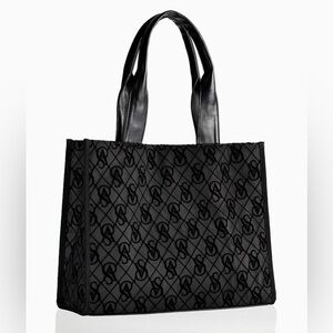 Victoria’s‎ Secret large black weekender logo tote. Top snap closure.
